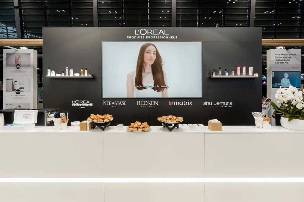 Édition 2024 du salon Mondial de la Coiffure (MCB) : stand L'Oréal